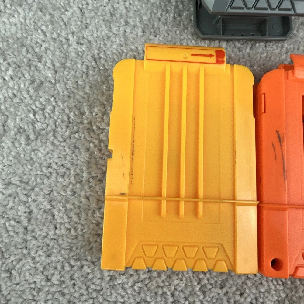 Genuine NERF N-Strike Flip‎ Clip & 2 Magazines